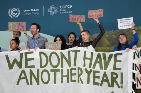 "Wir haben kein weiteres Jahr" – mit dem Motto protestierten Klimaaktivisten bei der COP29 in Baku