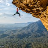 Monique Forestier am Überhang