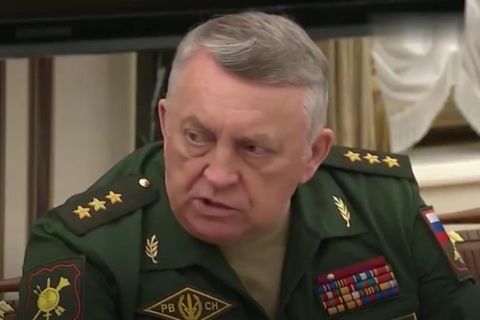 "Kann Ziele in ganz Europa treffen": Militärgeneral preist Oreschnik-Rakete an
