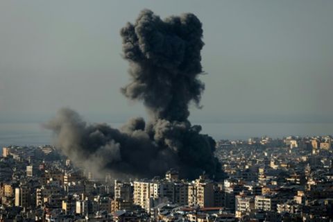 Aufsteigender Rauch nach einem Angriff in Beirut