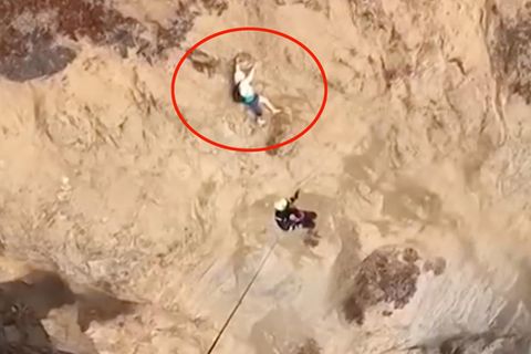 Helikopter-Crew rettet Wanderer von steiler Klippe