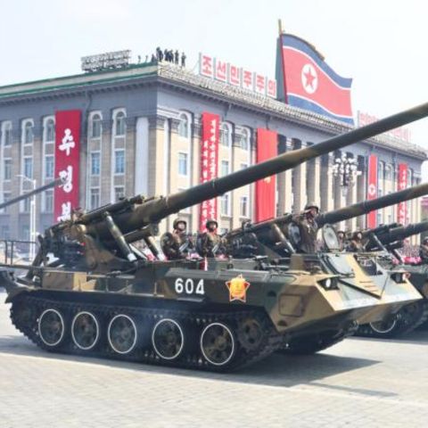 Nordkorea: Die Koksan-Selbstfahrlafette wird vorgeführt Nordkorea: Die Koksan-Selbstfahrlafette wird vorgeführt