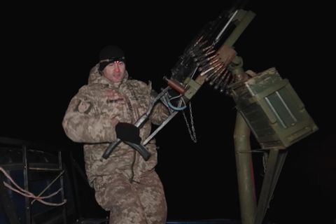Unterwegs mit ukrainischen Soldaten: Jagd auf russische "Kamikaze-Drohnen"