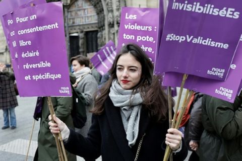 Demonstration gegen Gewalt gegen Frauen in Paris