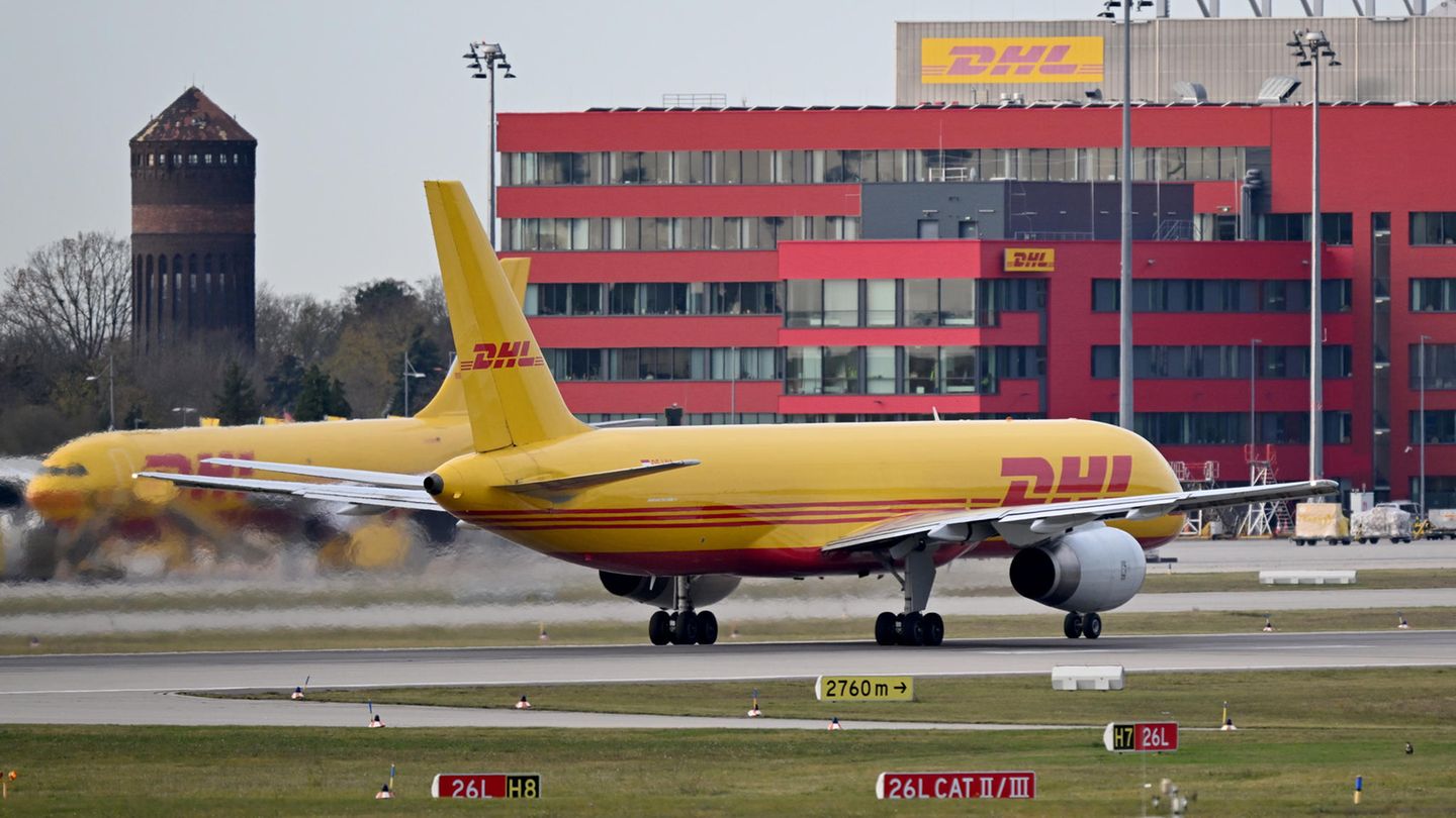 Auf dem Flughafen Leipzig / Halle betriebt die DHL ein Luftfrachtzentrum. Von hier aus ist auch die in Vilnius abgestürzte Maschine gestartet