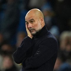 Pep Guardiola verzweifelt am Spielfeldrand angesichts der Leistung einer Mannschaft gegen Tottenham Hotspur
