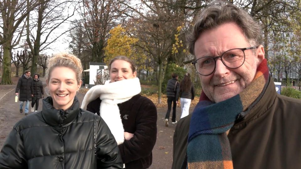 Wetterkapriolen im November: "Kein Glühwein, heute eher kühles Bierchen" Nachdem der Schnee die vergangene Woche Vorfreude auf Weihnachten geweckt hat, sorgen die milderen Temperaturen jetzt schon wieder für Frühlingsstimmung bei den Deutschen.