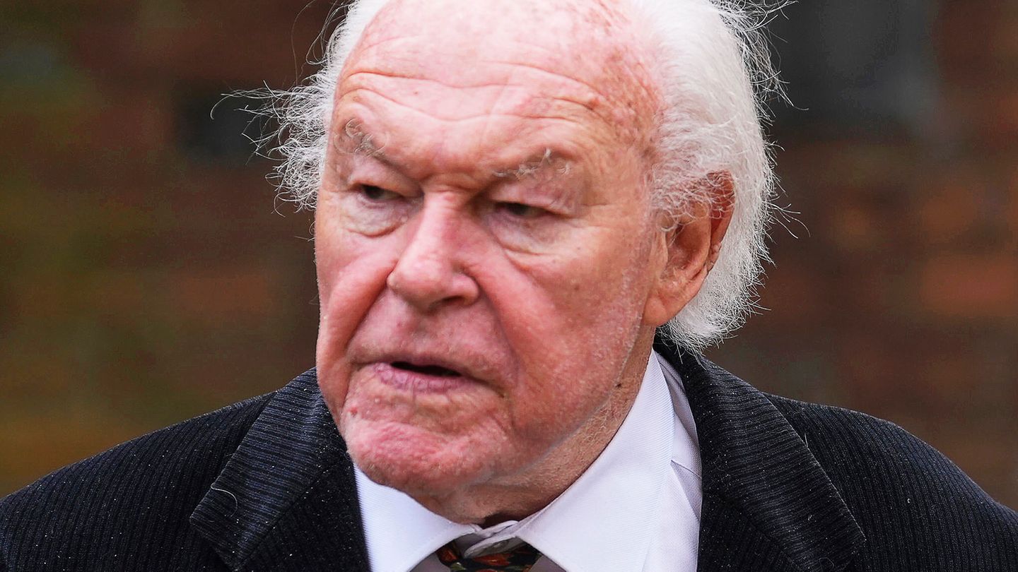 Timothy West Der Schauspieler starb am 12. November im Alter von 90 Jahren. Der Brite war seit Ende der 1950er Jahre in zahlreichen Kino- und Fernsehproduktionen zu sehen. Häufig spielte er meisterhaft die Rolle des Schurken oder Verdächtigen. Dem deutschen Publikum ist er etwa durch Gastauftritte in den beliebten Krimireihen "Inspector Barnaby" und "Agatha Christie's Poirot" bekannt