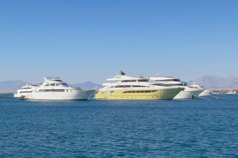 Yachten im Hafen von Hurghada, Ägypten