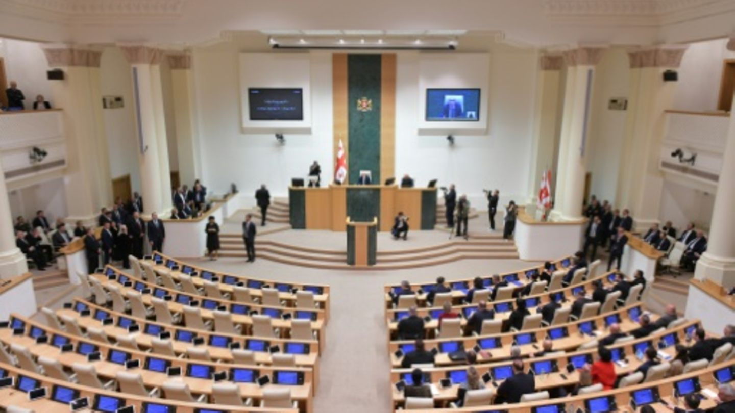 Neues Parlament in Tiflis