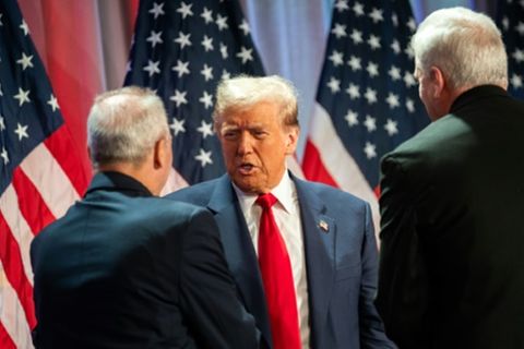 Donald Trump mit republikanischen Politikern am 13.11. in Washington
