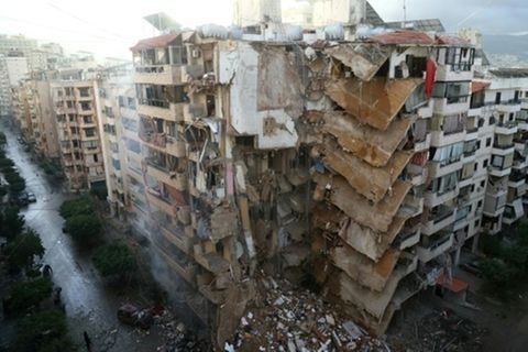 Zerstörtes Gebäude in Vorort von Beirut
