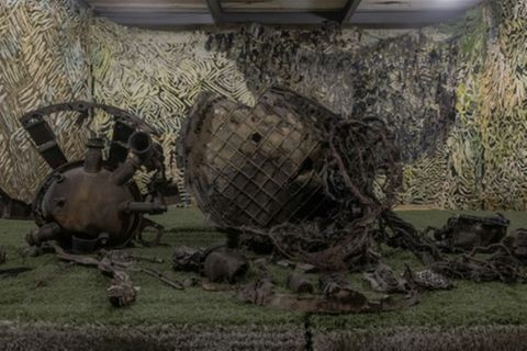 Russische Raketenteile aus der ukrainischen Stadt Dnipro nach Angriff am 21. November