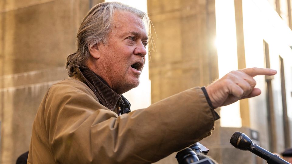 Steve Bannon