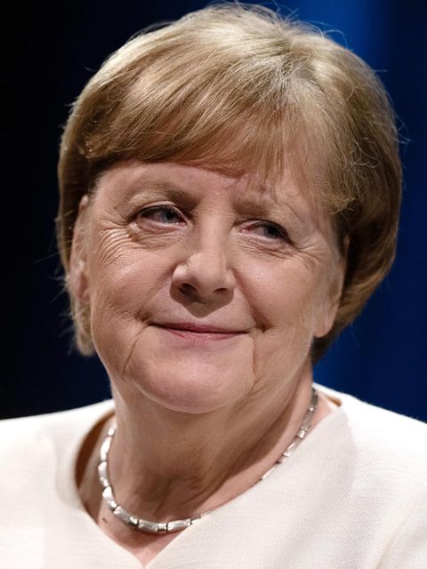 In Angela Merkels antizipierter Biografie wird eine 16-jährige Kanzlerschaft verarbeitet. Laut Nico Fried, Chefkorrespondent beim stern, ein eher nüchternes und emotionsloses Buch.