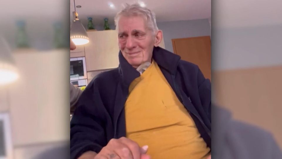 Heinz Hoenig ist nach einer Reihe gesundheitlicher Probleme wieder bei seiner Familie. Besonders die kleinen Momente des Lebens machen den Schauspieler emotional.