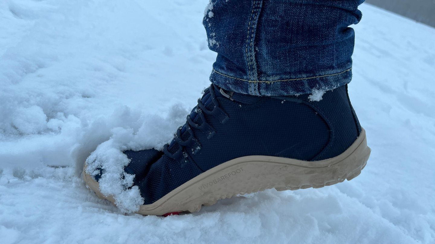 Barfussschuhe im Schnee