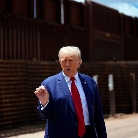 Donald Trump an der Grenze. Er will illegale Migranten abschieben