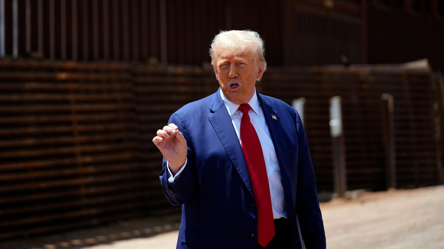 Donald Trump an der Grenze. Er will illegale Migranten abschieben