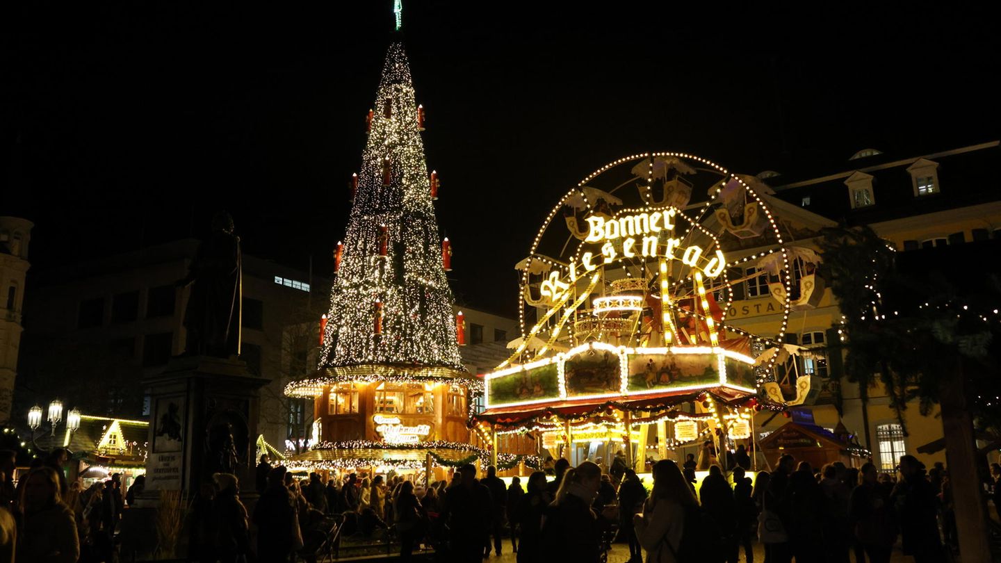 Nordrhein-Westfalen Auch in der Bundesstadt Bonn lockt ein Riesenrad Glühweingänger und Mandelmöger in die rheinisch-festlich beleuchtete Innenstadt. Bis 22. Dezember, So. bis Mi. bis 21.30 Uhr, Do. bis Sa. bis 22.30 Uhr