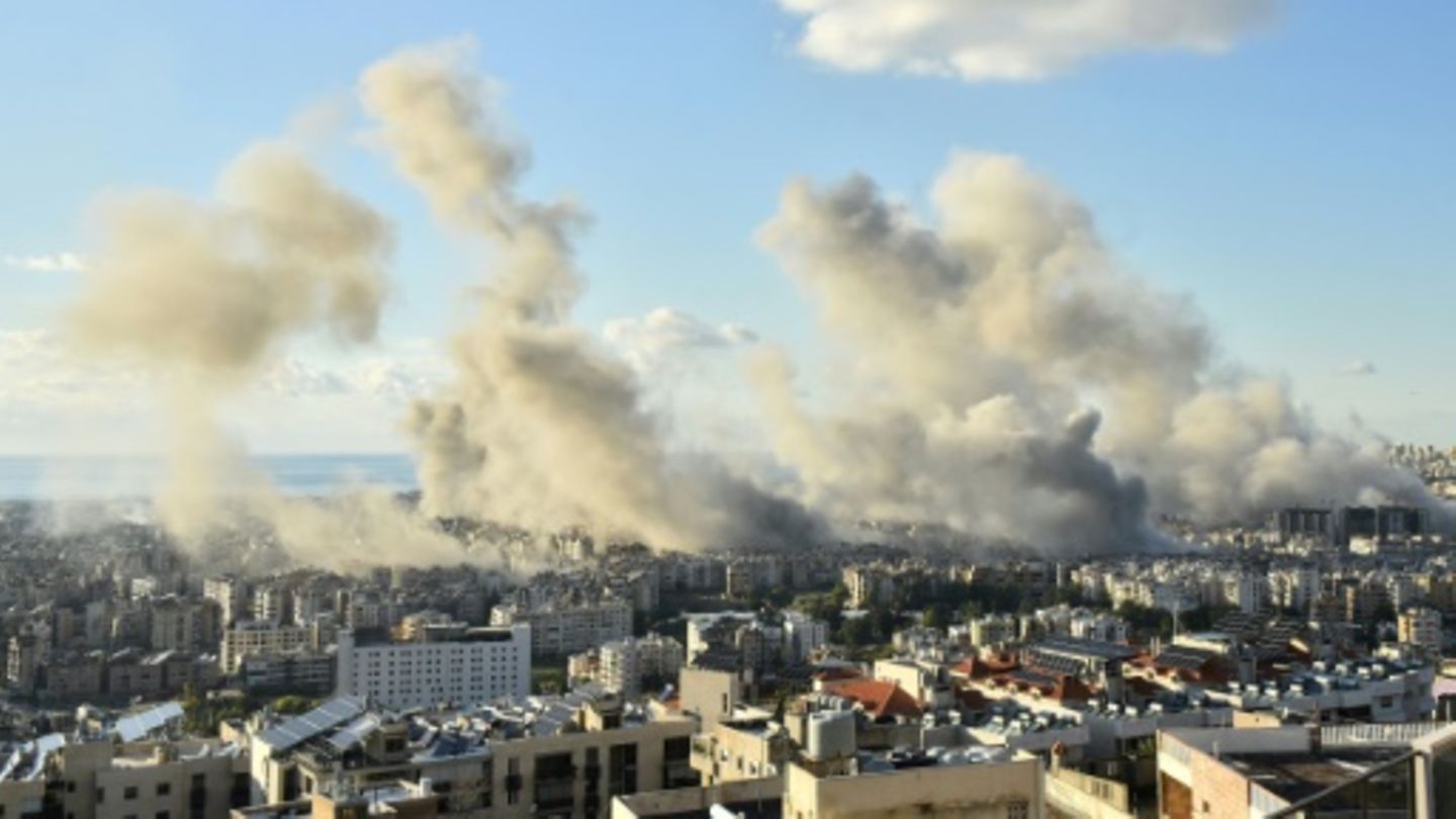 Rauch über Vierteln Beiruts nach israelischen Angriffen