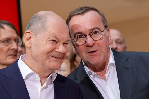 Olaf Scholz und Boris Pistorius (TEaserbild Umfrage)