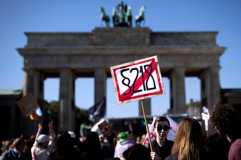 Demo im Berliner Regierungsviertel für eine Neuregelung des Schwangerschaftsabbruchs