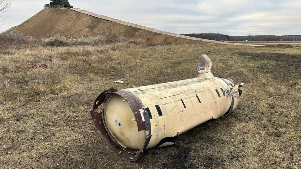 Videos sollen ATACMS-Angriff auf Kursk-Flughafen zeigen Videos sollen ATACMS-Angriff auf Kursk-Flughafen zeigen