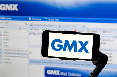 Surfen und Telefonieren ist jetzt auch bei dem Emailanbieter GMX möglich - und das sogar umsonst. Doch der kostenlose eSIM-Handytarif birgt auch Risiken. 