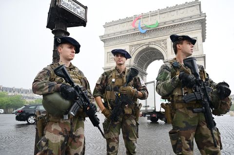 Das Foto zeigt Soldaten während der Oympiade