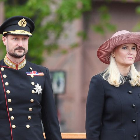 Kronprinz Haakon mit Kronprinzessin Mette-Marit, deren Sohn Marius Borg Høiby Norwegens Königshaus viel Kritk einbringt