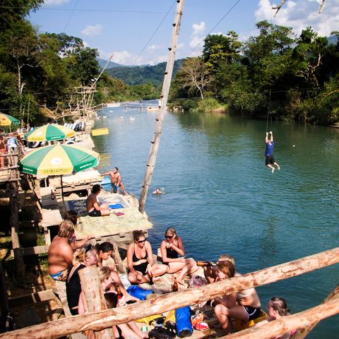 Vang Vieng, Region Laos: gepanschter Alkohol an Touristen