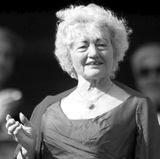 Die Mutter des ehemaligen Tennisprofis Boris Becker starb am 21. November im Alter von 89 Jahren – einen Tag vor dem 57. Geburtstag ihres Sohnes. Elvira Becker war bereits seit Längerem gesundheitlich angeschlagen. Deshalb konnte sie im September auch nicht zur dritten Hochzeit von Boris anreisen. Beckers Vater Karl-Heinz starb schon 1999 infolge einer Krebserkrankung