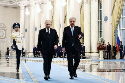 Putin (l.) und Tokajew am Mittwoch in Astana