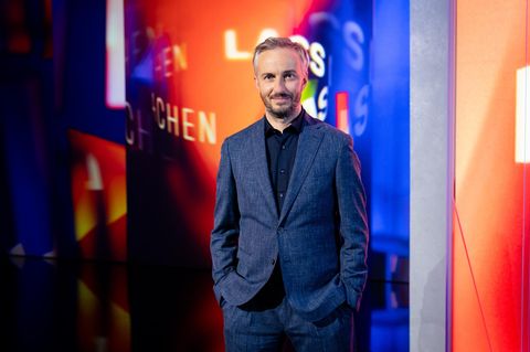 Ein ernst dreinblickender Jan Böhmermann