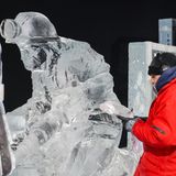 Oberhausen Eiswelt: Bergmann aus Eis