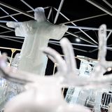 Eiswelt Oberhausen: Eisskulpturen in einer Thermohalle