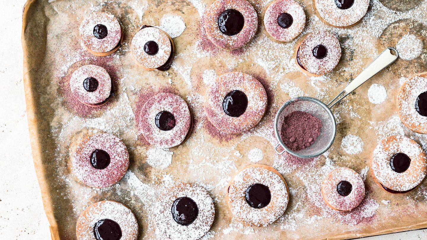 Pinke Spitzbuben auf Blech Pinke Spitzbuben auf Blech