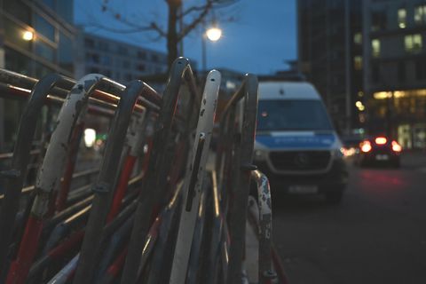 Polizei-Absperrgitter in Berlin