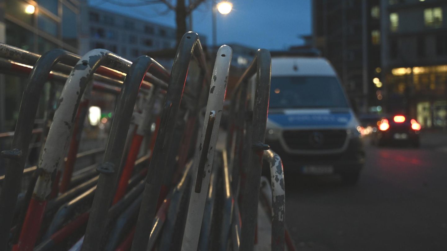 Sorge in Berlin: Festung Friedrichshain: Wie die Polizei sich für ein Basketballspiel rüstet