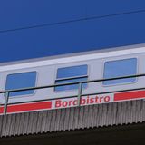 Bordbistro-Wagen in einem Intercity der Deutschen Bahn