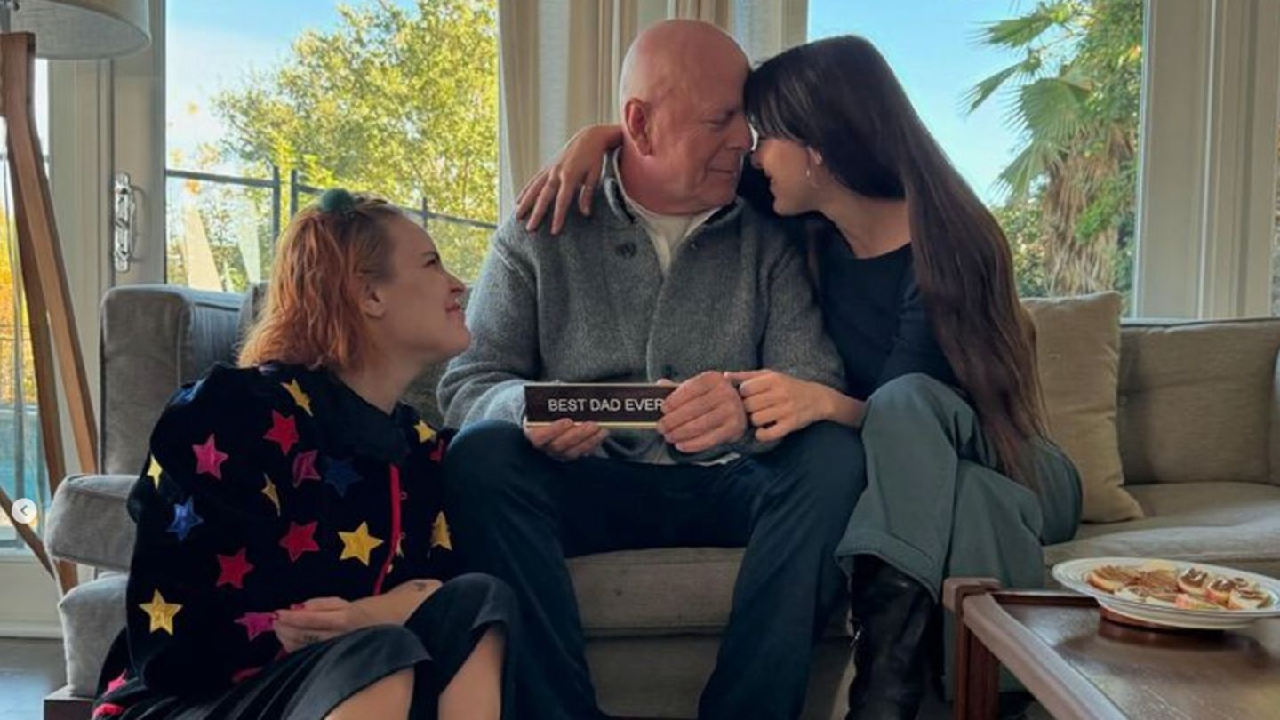 Leute von heute: Bruce Willis' Töchter posten berührendes Bild mit erkranktem Schauspieler