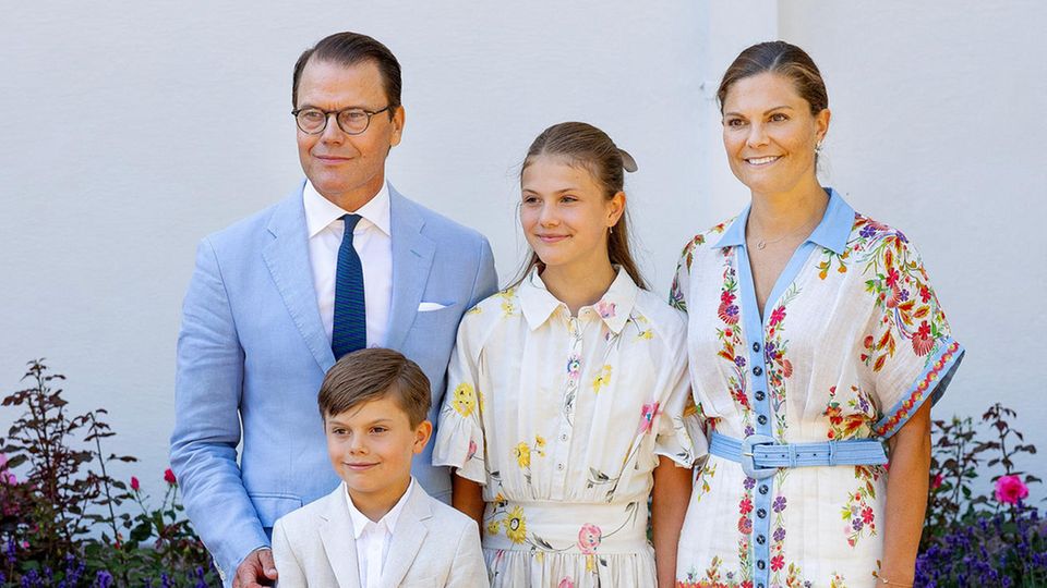 Die schwedische Königsfamilie posiert zum Geburtstag der Kronprincessin