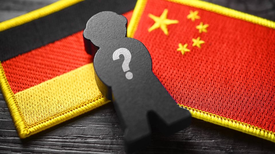Chinas Geheimpolizei operiert weiterhin in Deutschland Zwei Jahre nach Aufdeckung der Geheim-Polizei Chinas gehen die illegalen Aktivitäten hierzulande ungestört weiter. Das Reporterteam ermittelt - und gerät dabei selbst ins Visier.