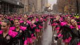 Die Parade-Darsteller sorgten für gute Stimmung ...