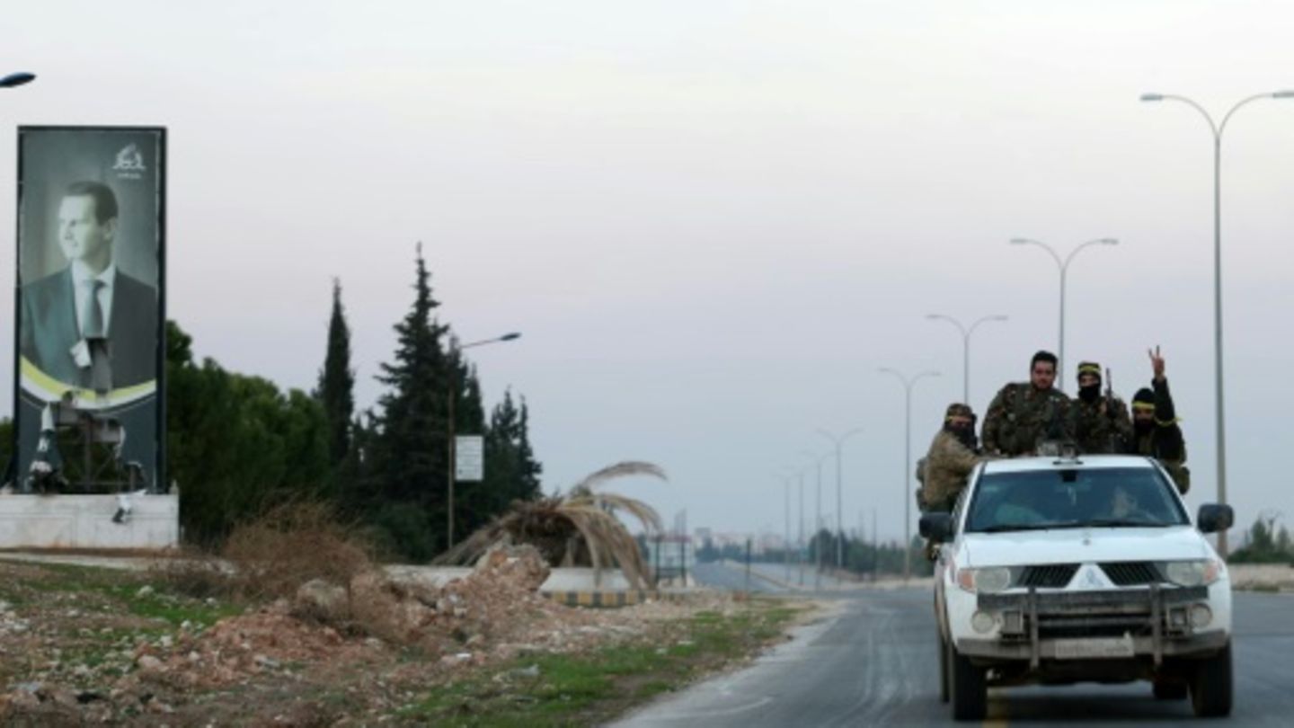 Syrische Rebellen westlich von Aleppo