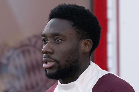 Alphonso Davies vom FC Bayern hat laut "Bild" einen Promillewert von 0,6 gehabt. Erlaubt sind 0,5