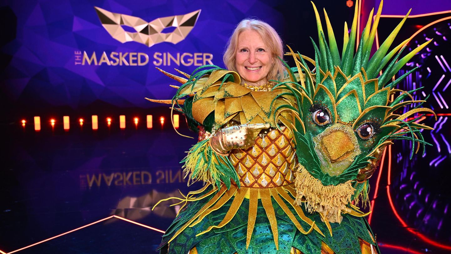 "The Masked Singer": Schauspielerin und Kabarettistin Maren Kroymann war "Lady Ananas"