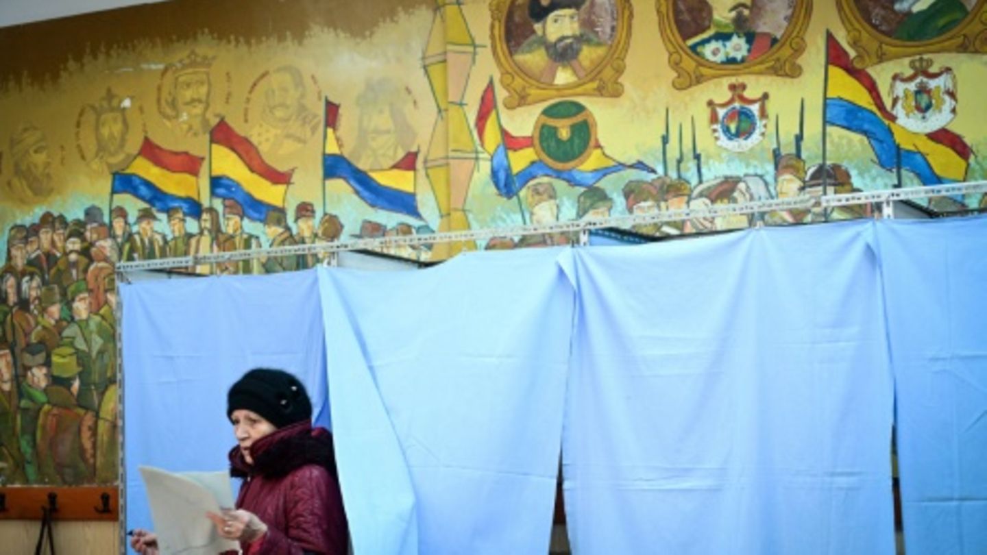 Stimmabgabe bei Parlamentswahl in Rumänien