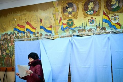 Stimmabgabe bei Parlamentswahl in Rumänien